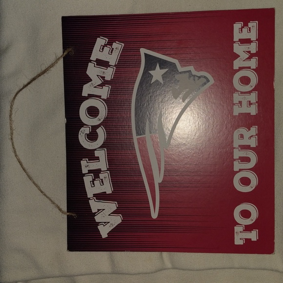 Welcome to our home New England Patriots logo sign 10"x10" with hanger New - Picture 3 of 3